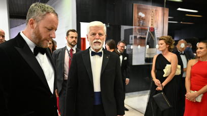 FOTO: Prezident Petr Pavel dorazil na slavnostní zakončení festivalu ve Varech.