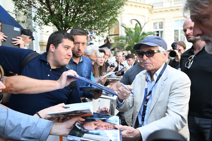 Michael Douglas dorazil do Karlových Varů ve velkém stylu.