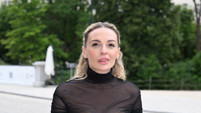 FOTO: Cahová v odvážném průsvitném modelu.