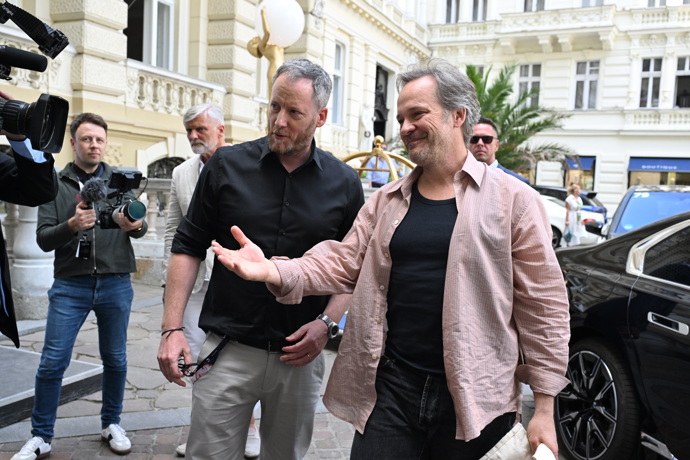 Peter Sarsgaard měl velmi dobrou náladu.