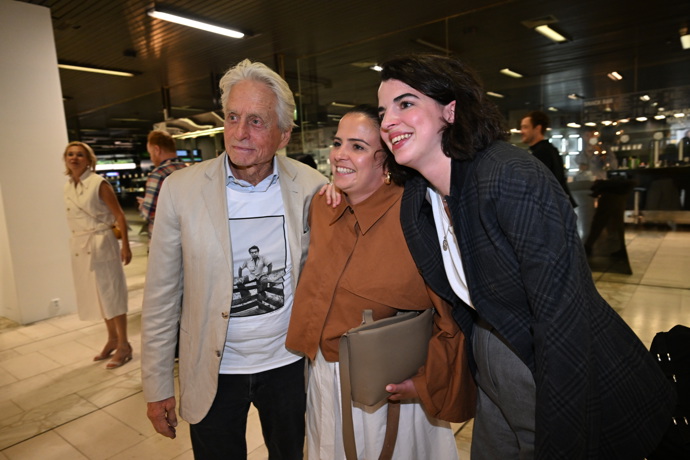 Michael Douglas se vyfotil s herečkou Antonií Formanovou, vnučkou Miloše Formana.