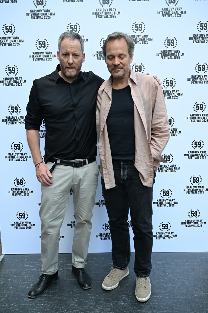 Peter Sarsgaard a Kryštof Mucha.