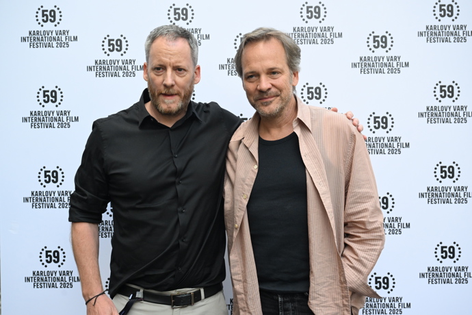 Peter Sarsgaard s Kryštofem Muchou.