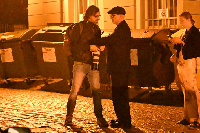 Hynek Čermák a fotograf se tahali o foťák.