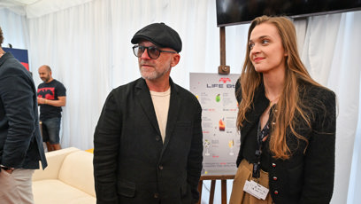 FOTO: Hynek Čermák se svou partnerkou na tiskovce k novému filmu Neporazitelní.