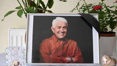 FOTO: Pietní místo za Jiřího Krampola v pečovatelském domě, kde v poslední době žil.