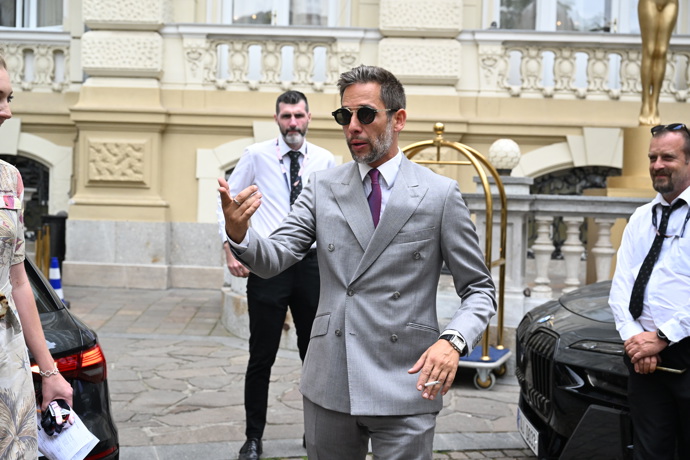 Janek Bartoška vypadal jako stylový mafián.