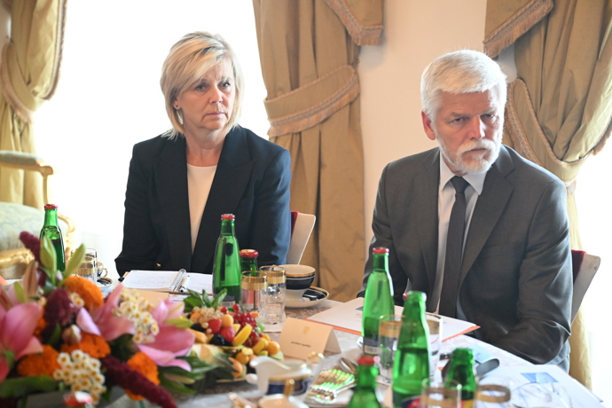 Eva Pavlová a Petr Pavel se zúčastnili jednání o problematice rakoviny slinivky.