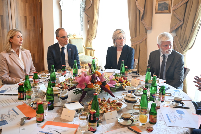 Eva Pavlová a Petr Pavel se zúčastnili jednání o problematice rakoviny slinivky.