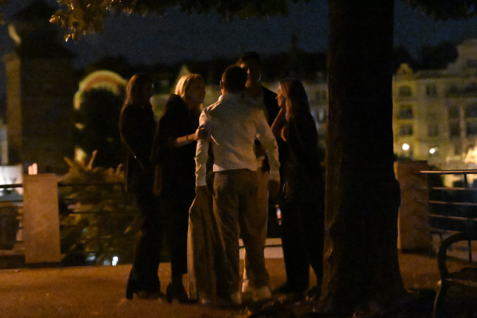 Jiří Mádl odcházel s blondýnkou.