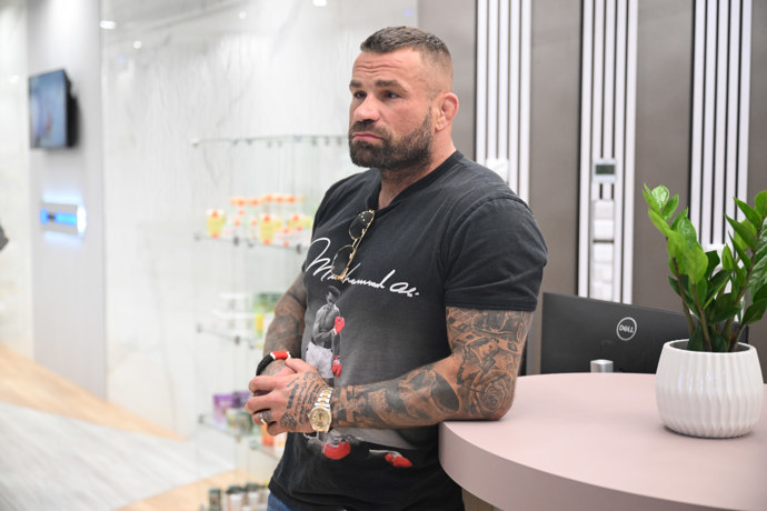Karlos Vémola si nemyslí, že by Pavel Tóth měl na to porazit profesionálního zápasníka.