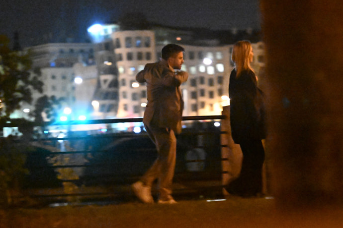 Jiří Mádl odcházel s blondýnkou.