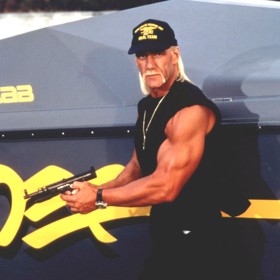 Hulk Hogan podstoupil přes 25 operací.