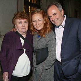 Jaroslava Henzelová je sestrou Jiřiny Bohdalové.