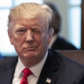 Americký prezident Donald Trump měl svého času zálusk na princeznu Dianu. Uhánět ji začal v roce 1995, kdy bylo jasné, že je její manželství s princem Charlesem odsouzeno k zániku.