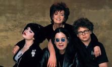 Ozzy s manželkou Sharon a dětmi Kelly a Jackem.