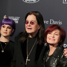 Ozzy Osbourne se svou ženou Sharon a dcerou Kelly.