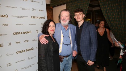 FOTO: Bolek Polívka s manželkou Marcelou a synem Janem