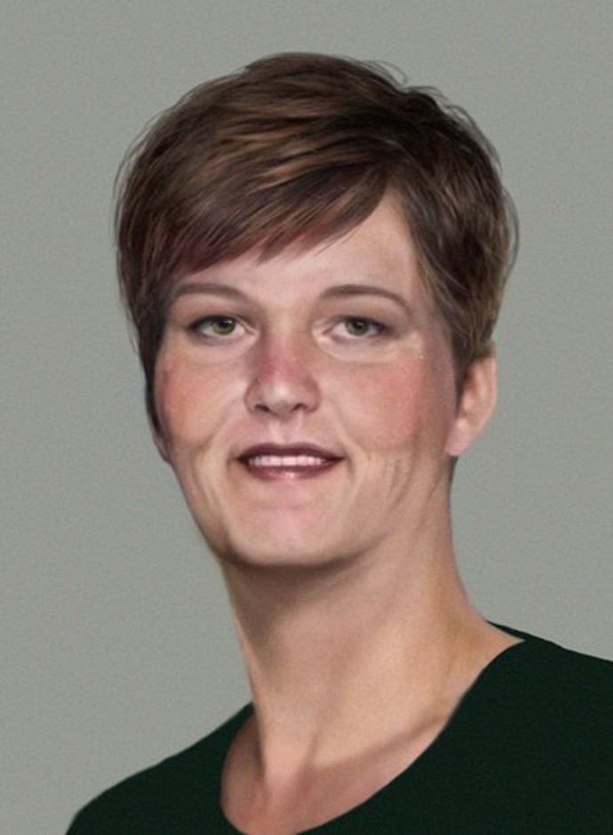 Portrét Amy Bradley, podle kterého ji lze poznat.