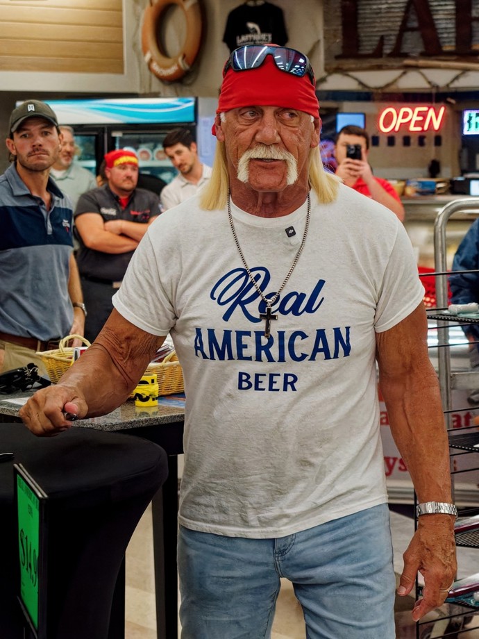 Zemřel Hulk Hogan. 