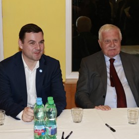 Petr Macinka se svého kolegy zastal na sociálních sítích.