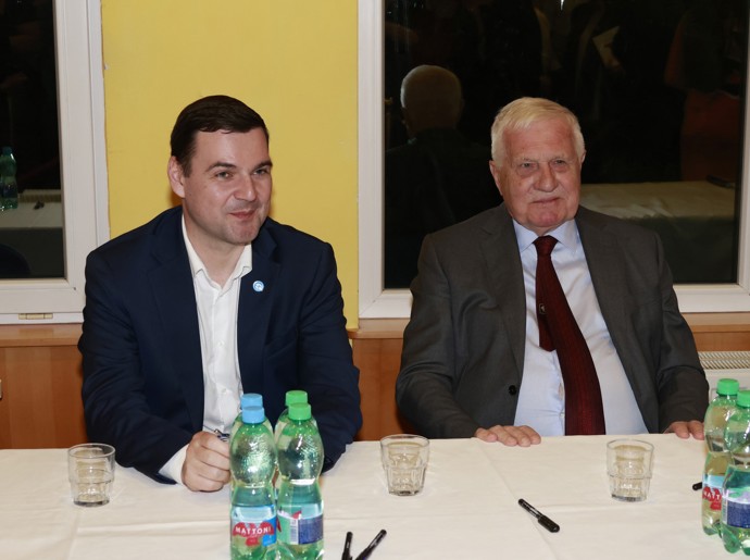 Petr Macinka se svého kolegy zastal na sociálních sítích.