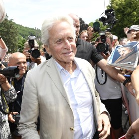 Herec a producent v jedné osobě byl k fanouškům velmi vstřícný a neodmítal žádosti o podpis ani společná selfie.