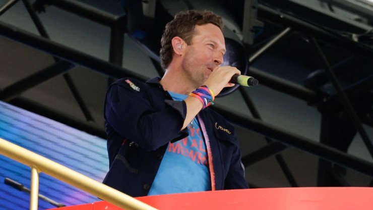 Trapas na koncertu Coldplay: Nevinný záběr odhalil nevěru šéfa velké firmy s podřízenou. Dvojice je všem pro smích 