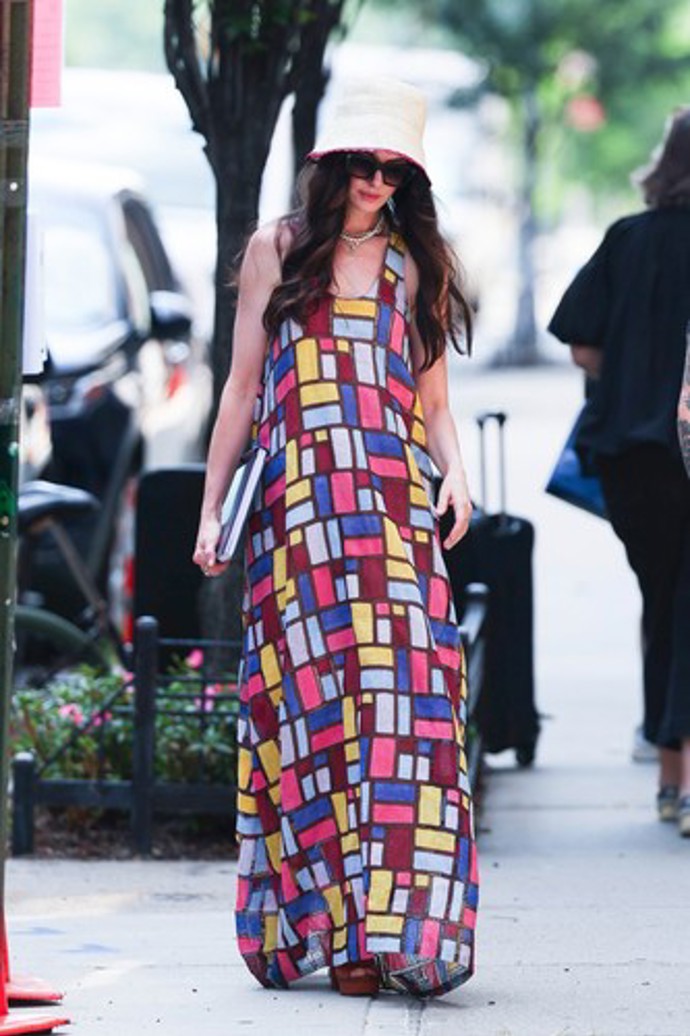 Anne Hathaway na place natáčení pokračování Ďábel nosí Pradu.