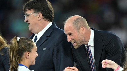 FOTO: Princ William sportovní ceremoniál prožíval.
