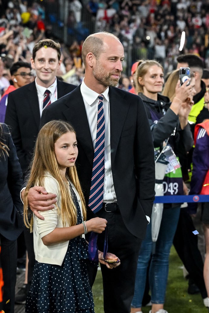 Princ William s dcerou Charlotte si sportovní událost užili.