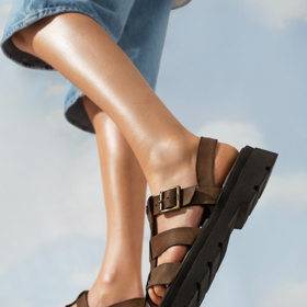 Kožené žabky a sandály – klasika, která nikdy nevyjde z módy