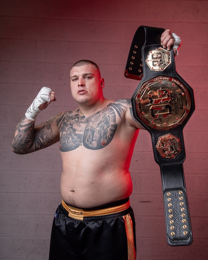 Profesionální boxer Lukáš Fajk.
