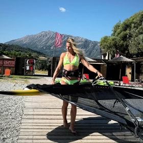 Ester Ledecká tráví dovolenou aktivně.
