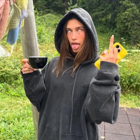Manželé Bieberovi si dopřávají klid v objetí přírody.
