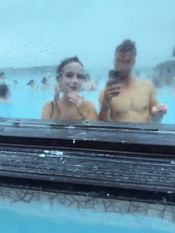 Tereza Ramba se svým manželem na Islandu.
