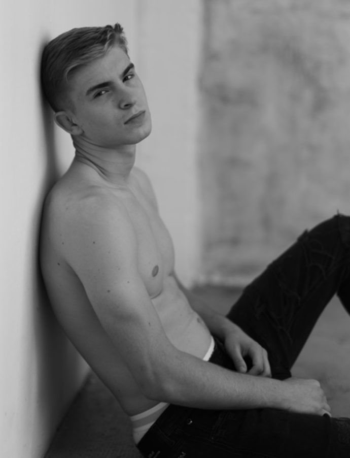 Jakub Batfalský by klidně mohl dělat modela.