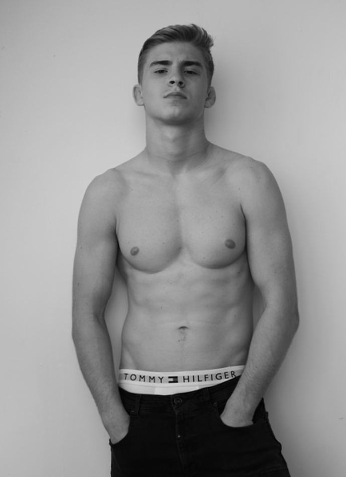 Jakub Batfalský je fešák.