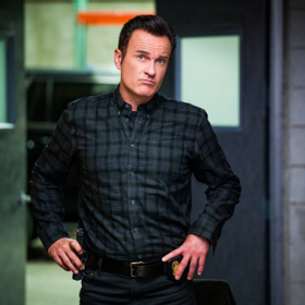 Julian McMahon v seriálu FBI