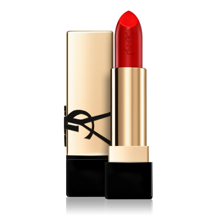 Rudá rtěnka, která by Hance neměla chybět v kabelce, je třeba ta od Yves Saint Laurent za 1 411 korun. 