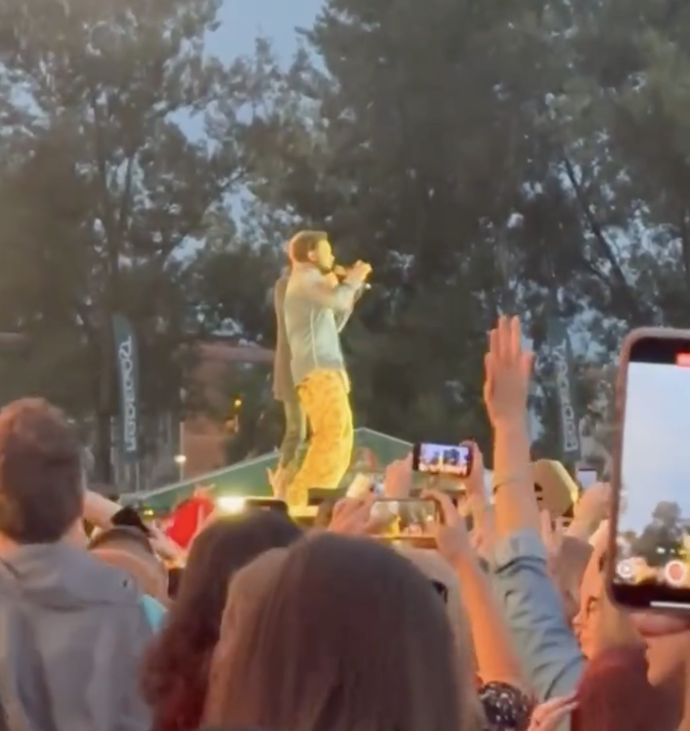 Zpěváci si koncert užili na maximum.