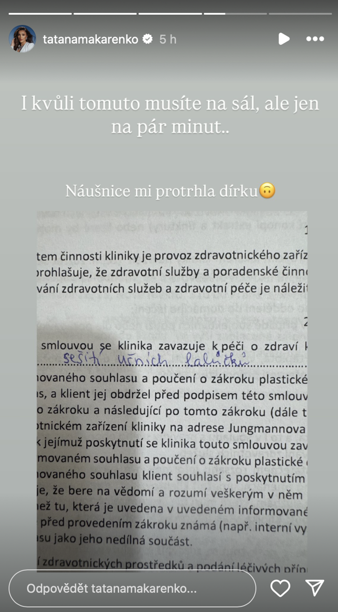 Makarenko si protrhla ušní lalůček.