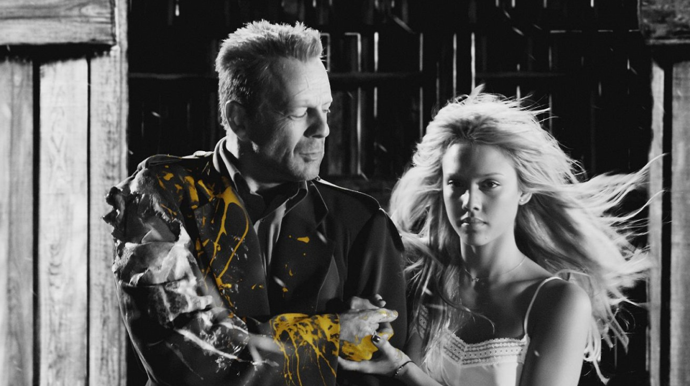 Bruce Willis a Jessica Alba ve filmu Sin City.