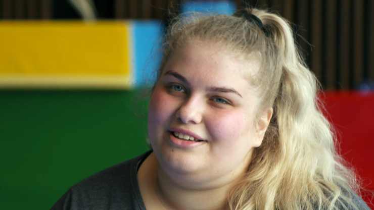 Jessica váží 135 kilo.