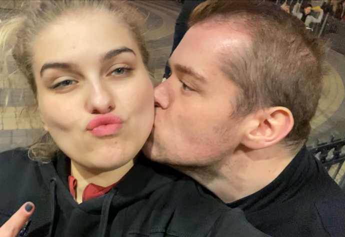 Jessica je zamilovaná až po uši.
