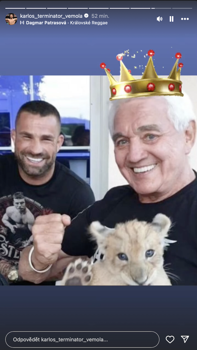 Karlos Vémola sdílel více společných fotek.