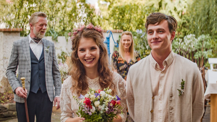 Sara Sandeva a Tadeáš Moravec v komedii Moře na dvoře.