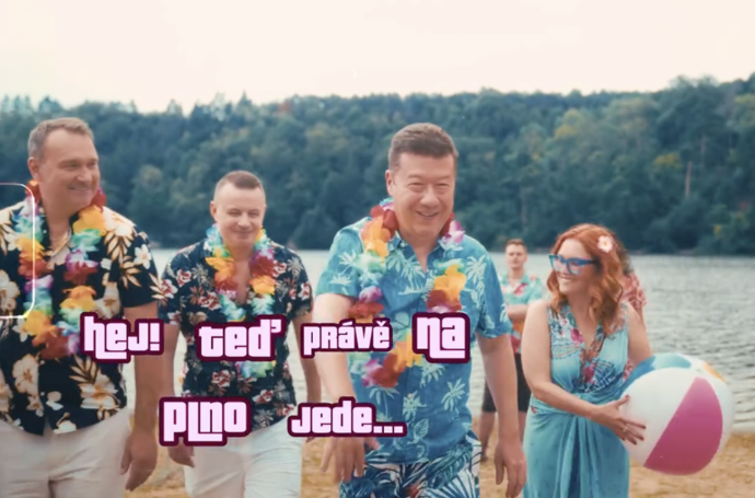 Tomio Okamura spolu se svým hnutím natočil klip.