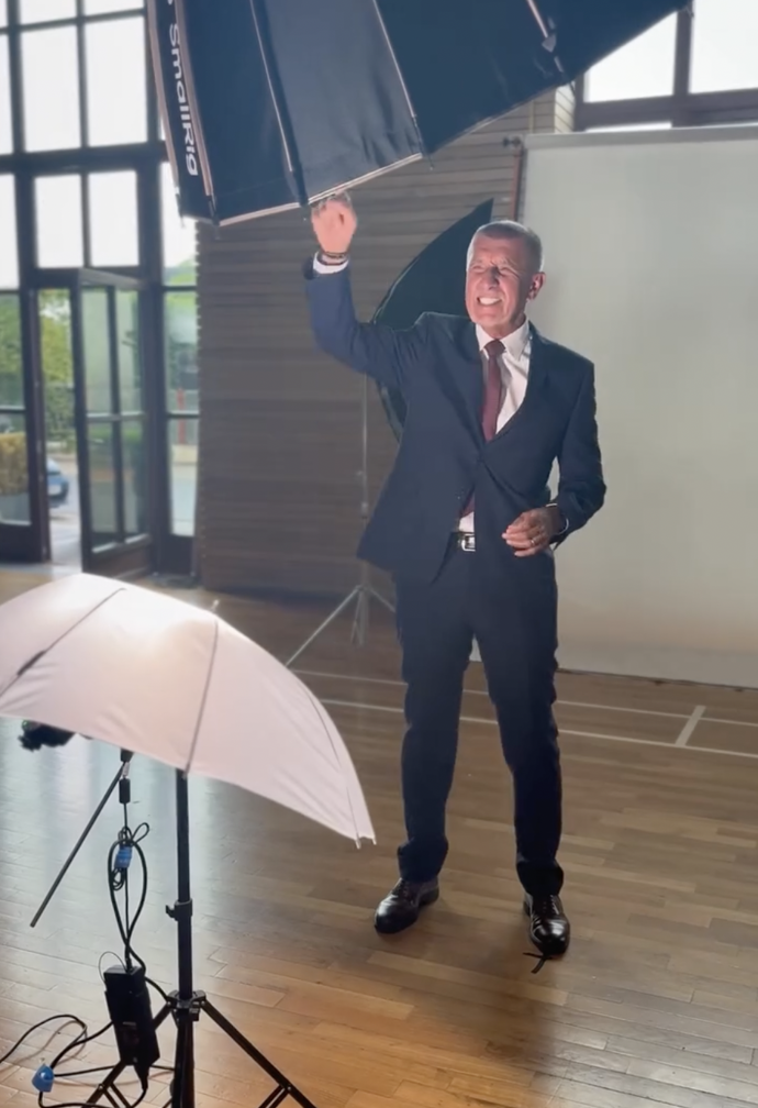 Andrej Babiš na videu tančí.