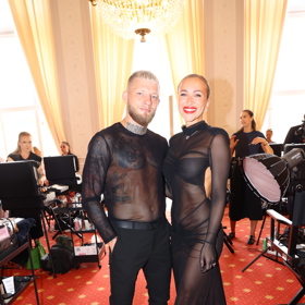 Nela Slováková s partnerem Radkem Roušalem předvedli několik krásných outfitů.
